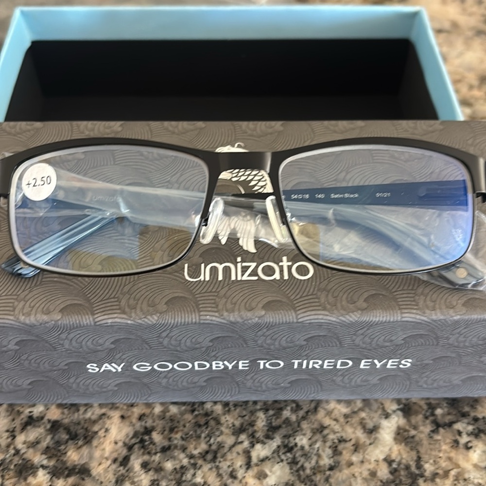 NWB Umizato Ultra Light Weight Handcrafted Blue Light Blocking Gasses.